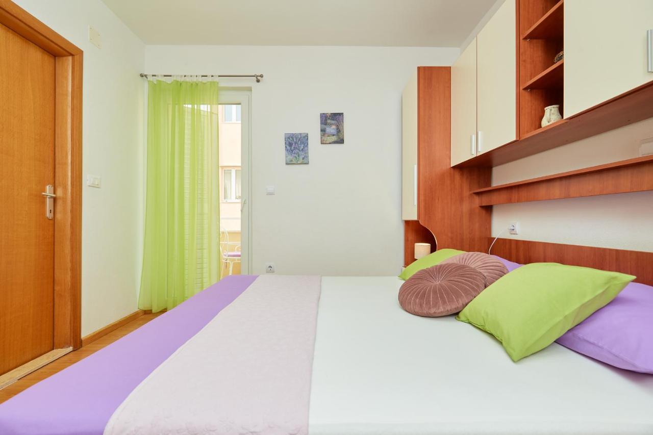 Apartments Zelic Tučepi Oda fotoğraf