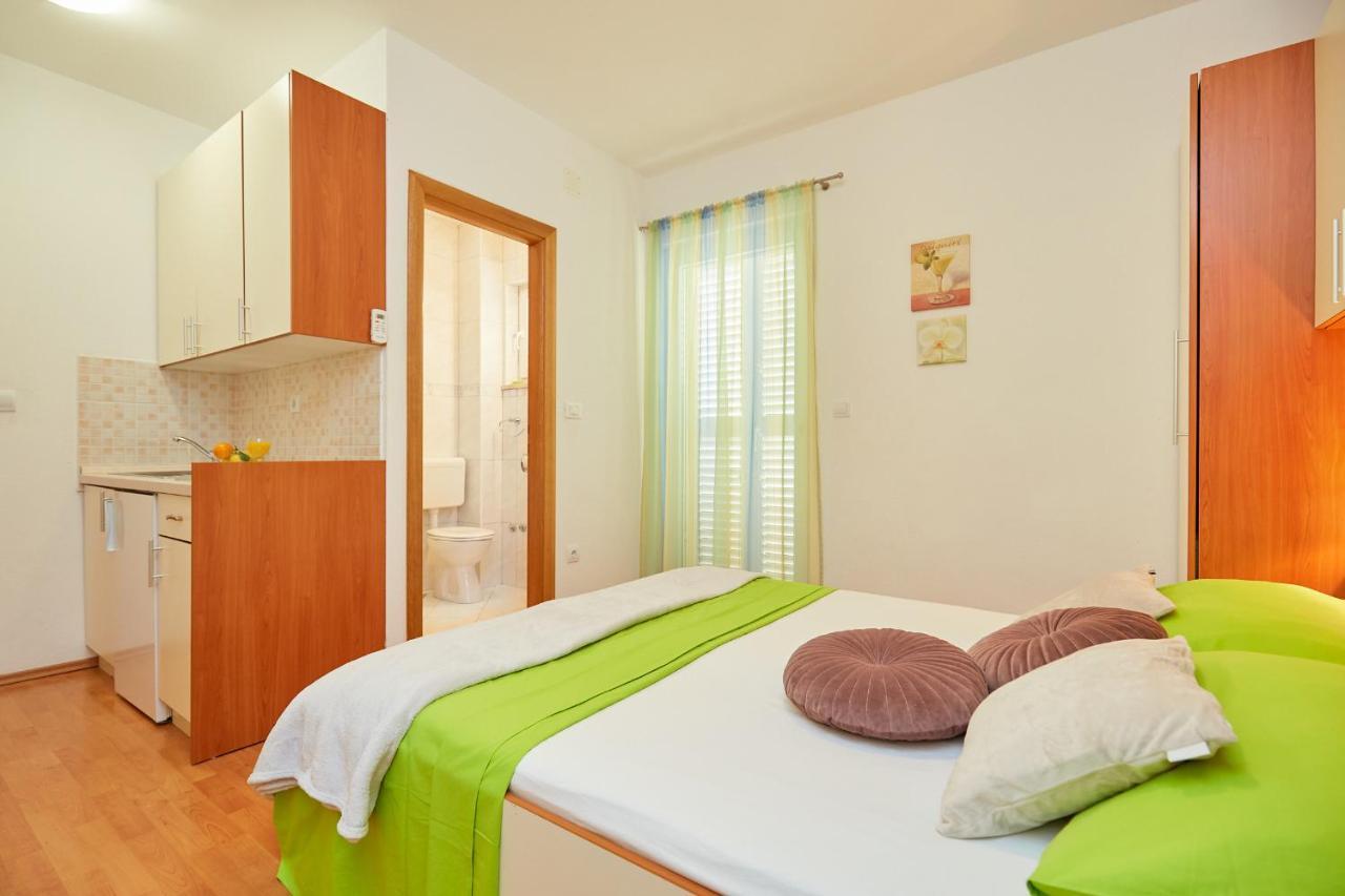 Apartments Zelic Tučepi Oda fotoğraf
