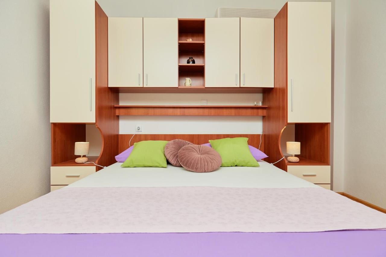 Apartments Zelic Tučepi Oda fotoğraf